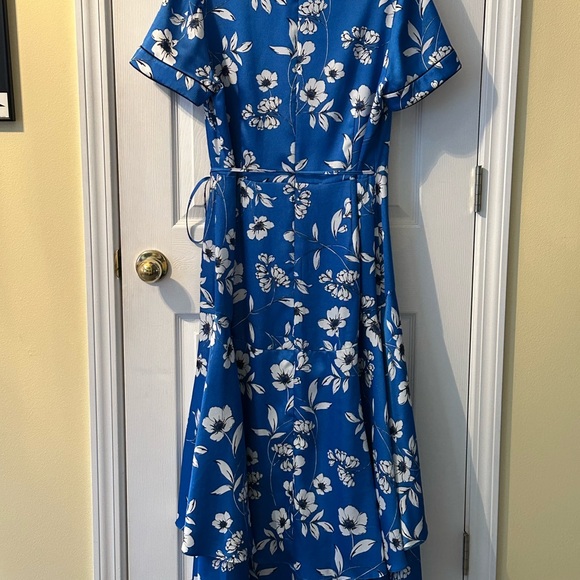 Beautiful/flowing Floral Print dress. Faux Wrap Midi Dress with layers size 14 - Picture 11 of 13